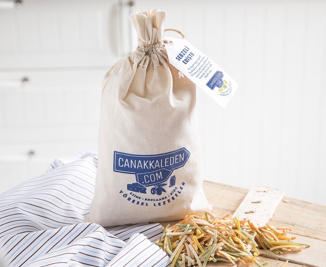 Ev Yapımı Sebzeli Erişte 500 Gr